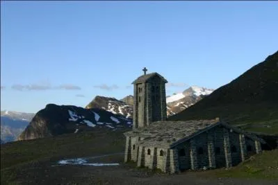 Le col de l'Iseran  l'altitude de 2764 m vous offrira de magnifiques paysages, dans quel dpartement est-il situ ?