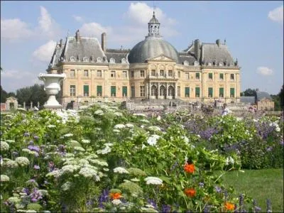Qui fit construire le chteau de Vaux-le-Vicomte et qui fut arrt en 1661 sous les ordres de Louis XIV ?