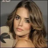 Qui est la tante de Violetta Castillo ?