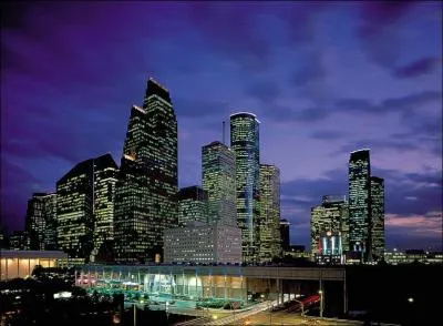 Cette ville possde le plus grand centre mdical du monde. C'est :