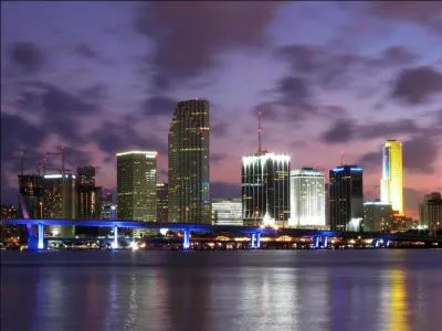 Cette ville est une station balnaire renomme du sud-est des Etats-Unis. C'est :