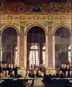 Quelle est la date et l'anne du trait de Versailles, qui met avec ce trait de paix dfinitivement fin  la 1re Guerre mondiale ?