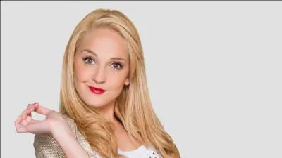 Comment Ludmila appelle-t-elle l'autre clan ?