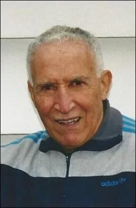 Mimoun a t probablement le plus grand coureur de fond franais, mais toute sa carrire il eut  lutter contre un autre trs grand coureur tchcoslovaque, qui d'ailleurs le battait presqu' chaque fois, sauf au marathon des JO de Melbourne. De quel coureur s'agit-il ?