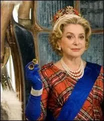 Qui joue le rle de la reine ?