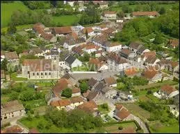 Nous survolons la commune Haut-Sanoise de Vellexon-Queutrey-et Vaudey. Nous sommes dans le ciel de la rgion ...