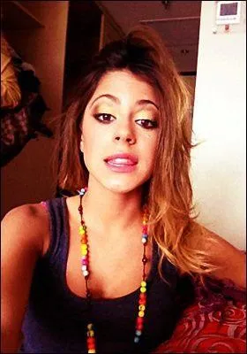 Mes couleurs prfres sont le vert et le violet, qui suis-je ?