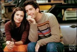 Quel est le nom de famille de Monica et Ross ?