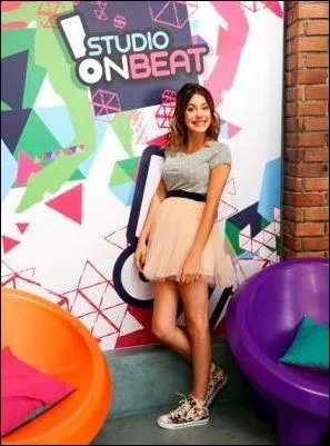 Quels sont les instruments dont elle joue ?