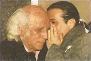  Toi, mon vieux copain, cette nuit, je t'�cris parce que je ne vais pas bien.   A qui s'adresse ce chanteur aux cheveux longs et aux c�l�bres cuissardes ?