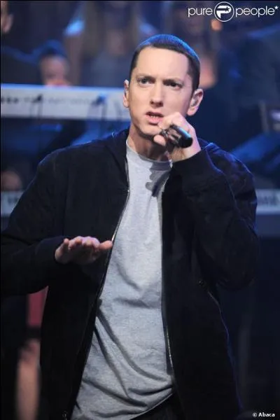 A quel prsident des Etats-Unis s'attaque-t-il dans la chanson Mosh ?