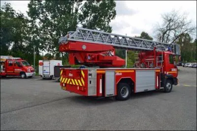  combien de mtres monte l'E. P. A