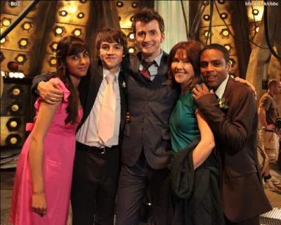 (Sarah Jane Adventures) Dans quels pisodes voit-on le docteur ?