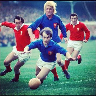 O Jacques Fouroux, rugbyman trop tt disparu a-t-il dbut sa carrire de joueur ?