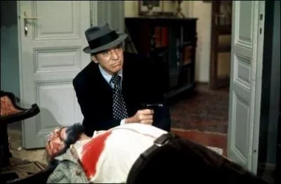 Quel journal Burt Lancaster achte-t-il dans un kiosque parisien dans la premire scne du film  Scorpio  ?