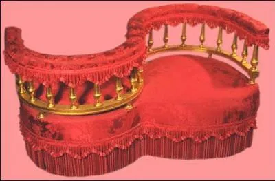 Comment s'appelle le sige de salon  deux places imagin dans la deuxime moiti du XIXme sicle, dont le plan est en forme d'S compos de 2 fauteuils accols et inverss ?