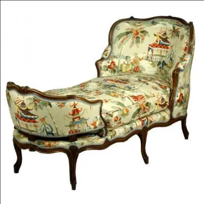 Comment s'appelle cette chaise longue  dossier  bois apparent, souvent de style Louis XV, qui n'a rien  voir avec les crpes ?