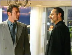  Centenaire  : Comment Paige se retrouve dans le monde de Cole ?