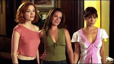  Miroir, gentil miroir...   : Qui se transforme en Cendrillon ?