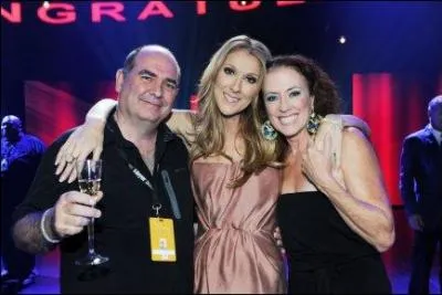  Si c'est ton ami, dis-lui qu'il chante et puis chante avec lui.   En 1985, pour qui  l'amiti, c'est le plus beau pays.   ?