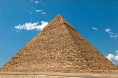 Quel est le nom de cette pyramide ? (La seule des 7 Merveilles du monde antique qui soit encore visible. )