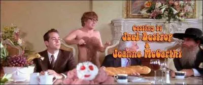 Austin Powers power ! Dans le g�n�rique d'une de ses aventures, Austin Powers se dandine tout nu, nous faisant profiter se sa magnifique touffe phallique sur le torse. Quelle est cette aventure d'Austin Powers ?