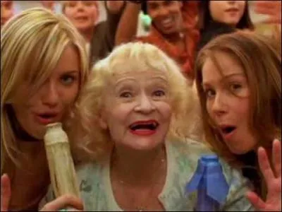 Dans quel film, les trois h�ro�nes chantent-elles une chanson sur le p�nis dans un restaurant ?