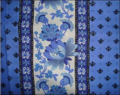 Les mythes grecs racontent que le sage centaure Chiron soigna ses blessures avec cette herbe appele aujourd'hui centaure, et qui figure sur de nombreuses ralisations d'indiennes.