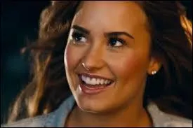 Qui est cette femme trs sexy ?