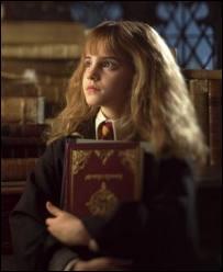 Dans  Harry Potter  l'cole des sorciers  par quoi Hermione se fait-elle attaquer ?