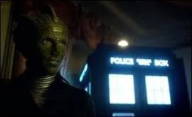 Ils se rfugirent sous terre car ils pensaient qu'une catastrophe plantaire allait arriver, mais ce n'tait que la Lune qui s'aligner avec le Soleil et la Terre. Leur espce a des points faibles, comme les varans (que l'ont peut dsigner comme cousins lointains) :