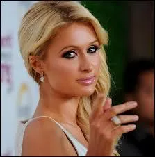 Qui est connu et habite  Hollywood ?