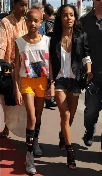 Comment s'appelle sa mre ?