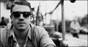 Qui chante  Can't Hold Us  ?