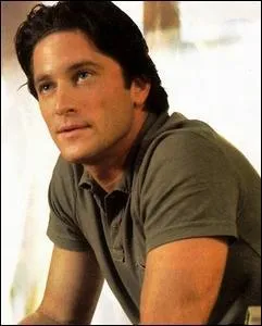 Comment s'appelle l'acteur de Jim ?