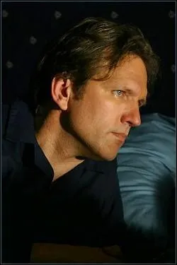 Qu'est-ce qu'apprend Mlinda par rapport  son pre ?