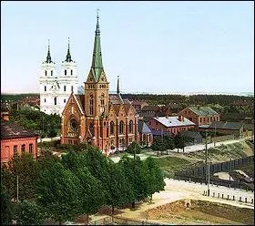 Dans quel pays se trouve la ville de Daugavpils, arrose par le fleuve Daugava ?