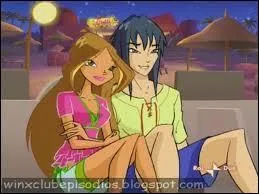 Hlia est amoureux de Flora.