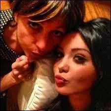 Comment s'appelle la mre de Nabila ?