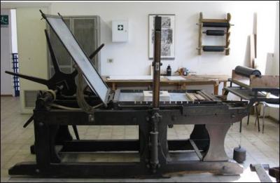Il existe trois techniques fondamentales de gravure : la gravure sur bois, sur mtal, et une troisime invente  l'extrme fin du XVIIIe sicle. Quel est ce procd ?