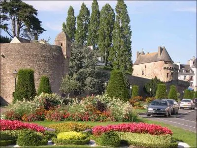 Dans quel dpartement se trouve la ville de Hennebont ?