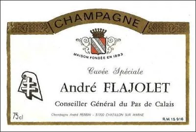 Que signifie RC, au bas de l'tiquette d'une bouteille de champagne, en lettres minuscules ?