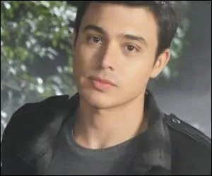 Pourquoi le lieutenant Garret Reynolds a-t-il t tu ?