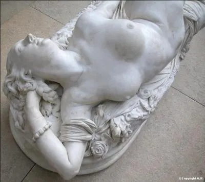 On lui doit une statue de George Sand, sa belle-mre et un moulage de la main de Chopin, dont il a ralis le monument funraire. Qui est cet artiste surdou au caractre pineux ?