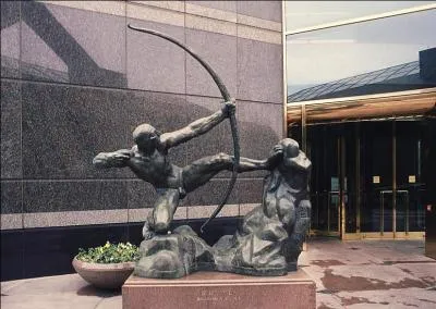 Quel est le nom de ce sculpteur franais, spcialiste d'uvres imposantes, dont  Hrakls archer  eut un grand succs en 1909, et qui a ralis de nombreuses statues pour les monuments aux morts ?