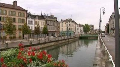 Quel fleuve français traverse la ville de Troyes ?