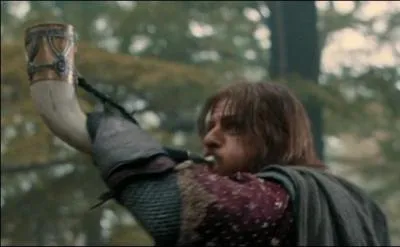  sa mort, comment Boromir appelle-t-il Aragorn ?
