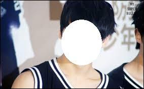 Lui, comment s'appelle-t-il ?