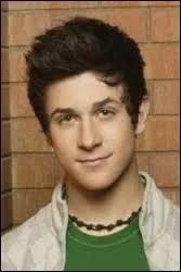 Qui est aussi amoureuse de Justin ?