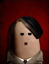 Je suis n en 1889 et je suis mort en 1945. J'tais un dirigeant allemand et le fondateur central du nazisme. Qui suis-je ?